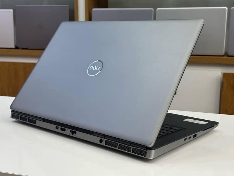 DELL PRECISION 7760 6-GB GPU ( CORE I7 - 11TH GEN )  32GB RAM - 512 GB 7