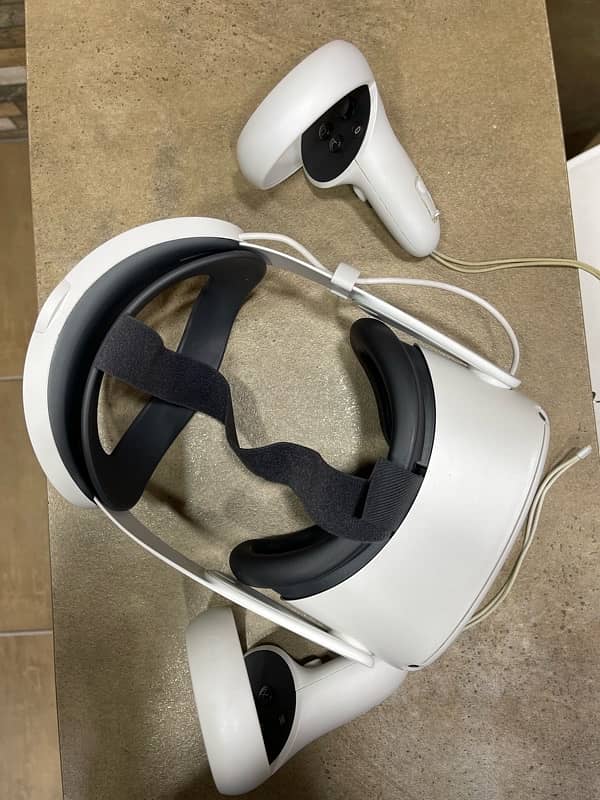 OCULUS QUEST 2 1