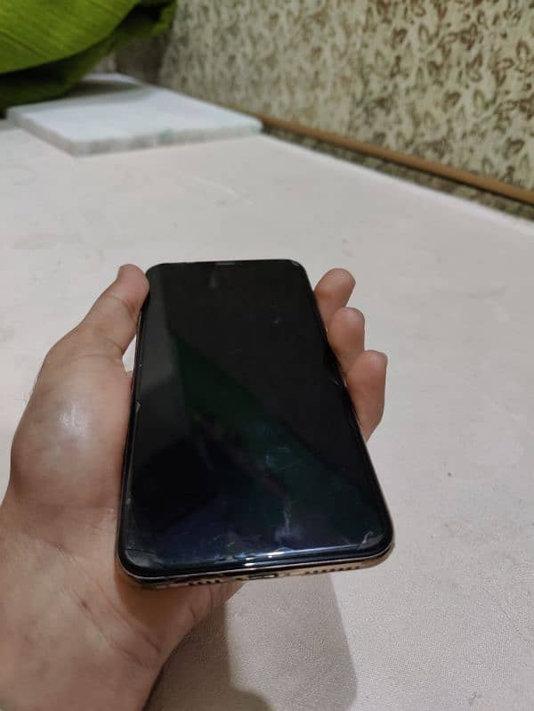 Iphone XS Max  256GB  (PTA Approved) 6