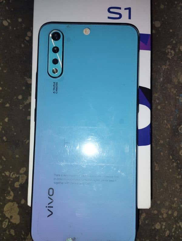 VIVO S1(8/256)03150261447 1