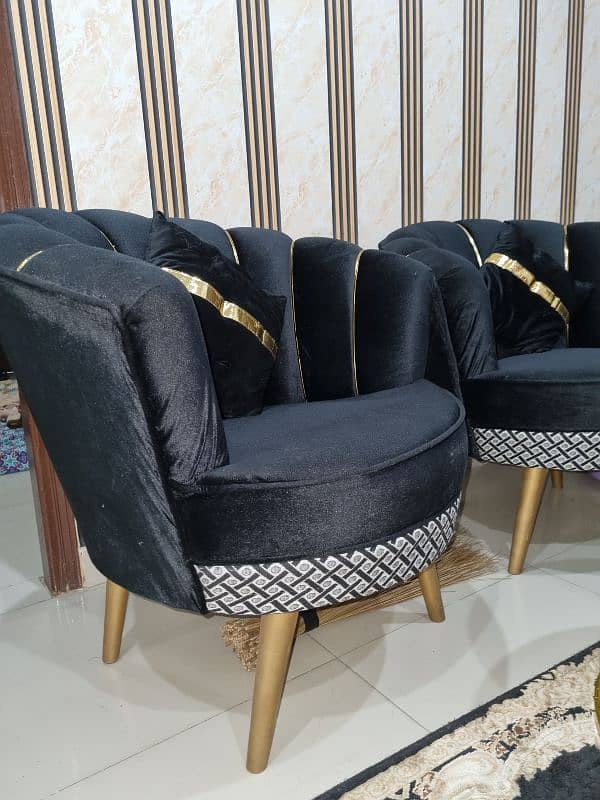 BRAND NEW SOFA SET WITH SETI 6