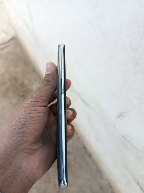 OnePlus 9 pro 12,256 dual sim 3