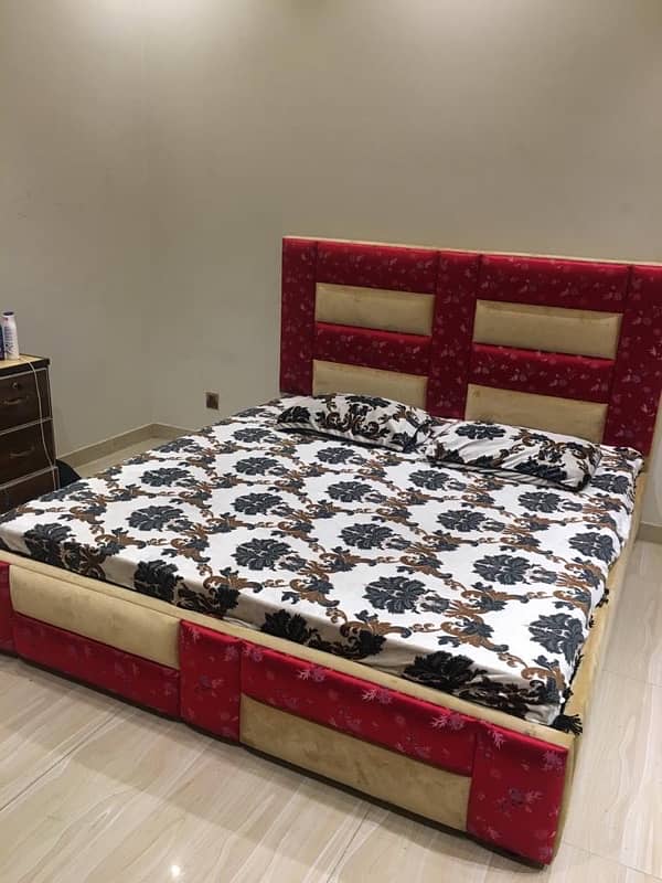 solid wood king bed 1