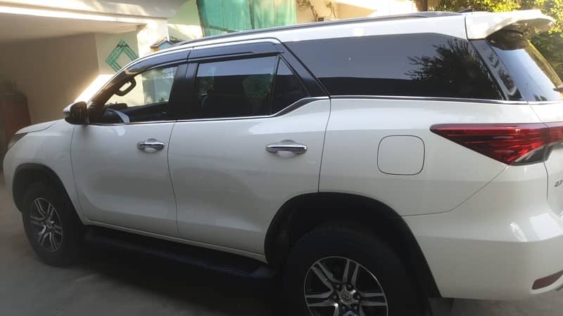 Toyota Fortuner 2.7G 2020 1