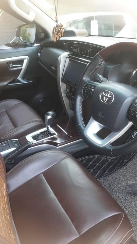 Toyota Fortuner 2.7G 2020 5