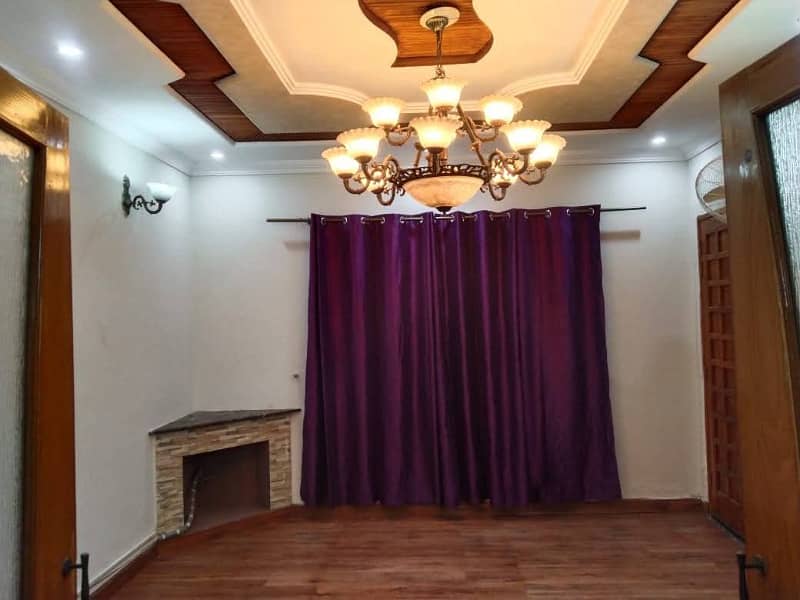 1 KANAL LOOKING FOR THE HOT LOCATION UPPER PORTION AVAILABLE FOR RENT IN GULSHAN-E-LAHORE 1