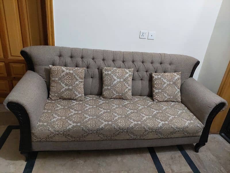 5 seater sofa set, Almost new . 1