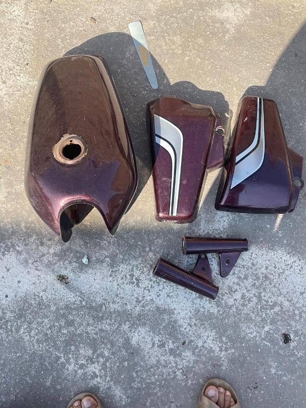 Honda 125 fuel tank and tappay 0