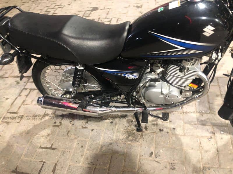 Suzuki gs 150 24 model new condition 5 gears. . 6