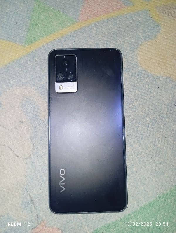 Aoa I am selling Vivo v21 in used condition 0