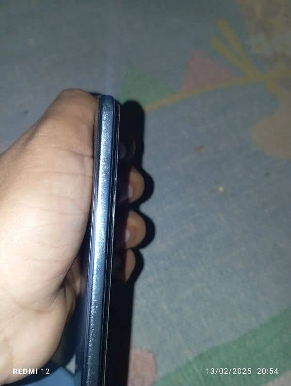 Aoa I am selling Vivo v21 in used condition 2