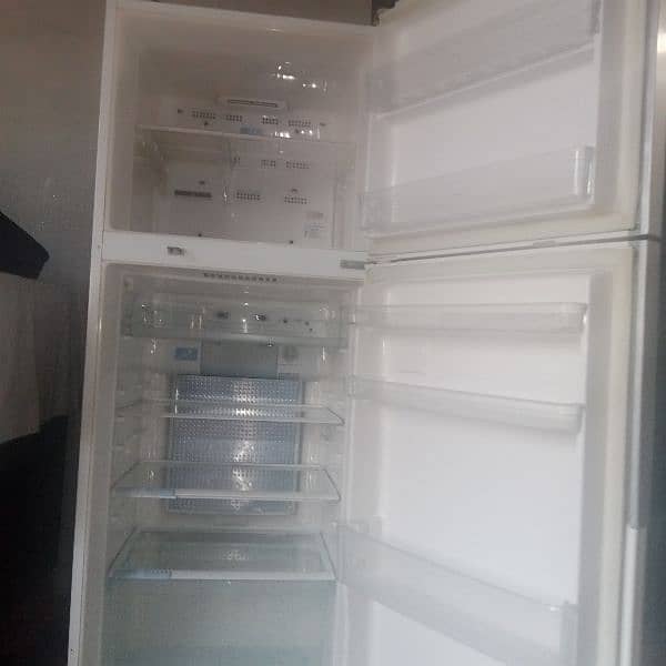 Hitachi fridge 1