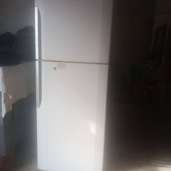 Hitachi fridge 3