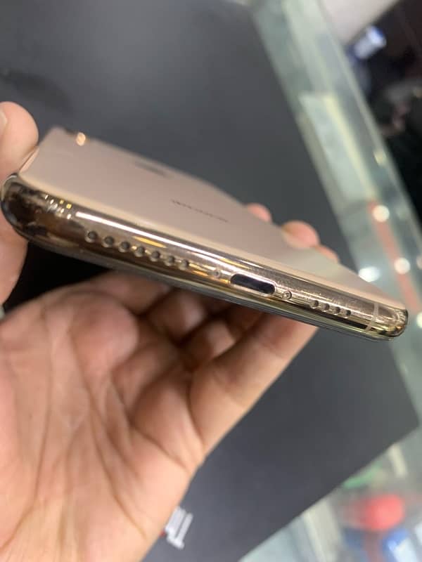 iPhone XS Max Gold 64GB 0