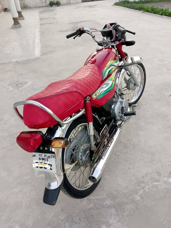 first onwer used Honda 70cc Brand New condition 4