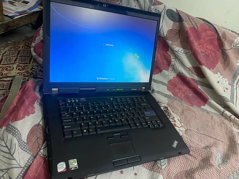 Lenovo think pad R61 Out class condition 1