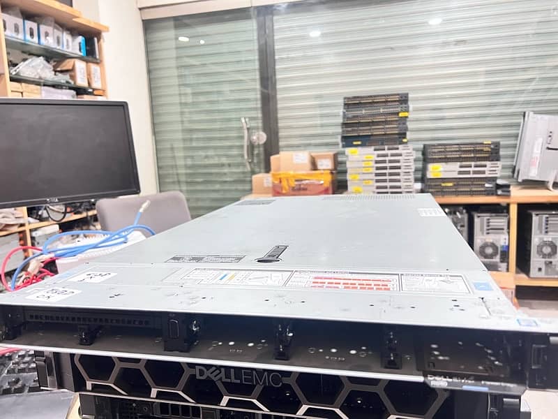 DELL POWEREDGE R740XD And R640 2