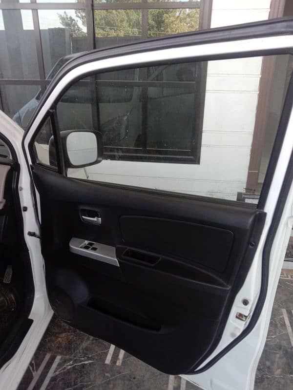 Suzuki Wagon R 2020 12