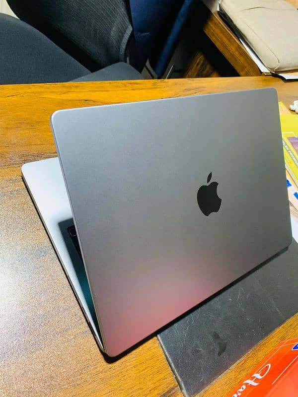 MACBOOK PRO | M2 PRO | 16GB RAM 1TB SSD | WITH BOX 5