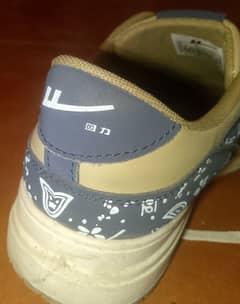 Sneaker For Sale