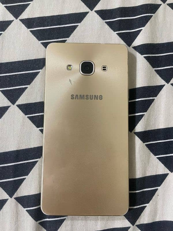 Samsung galaxy j3 pro 1