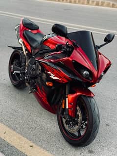 Yamaha R1 2011 Model