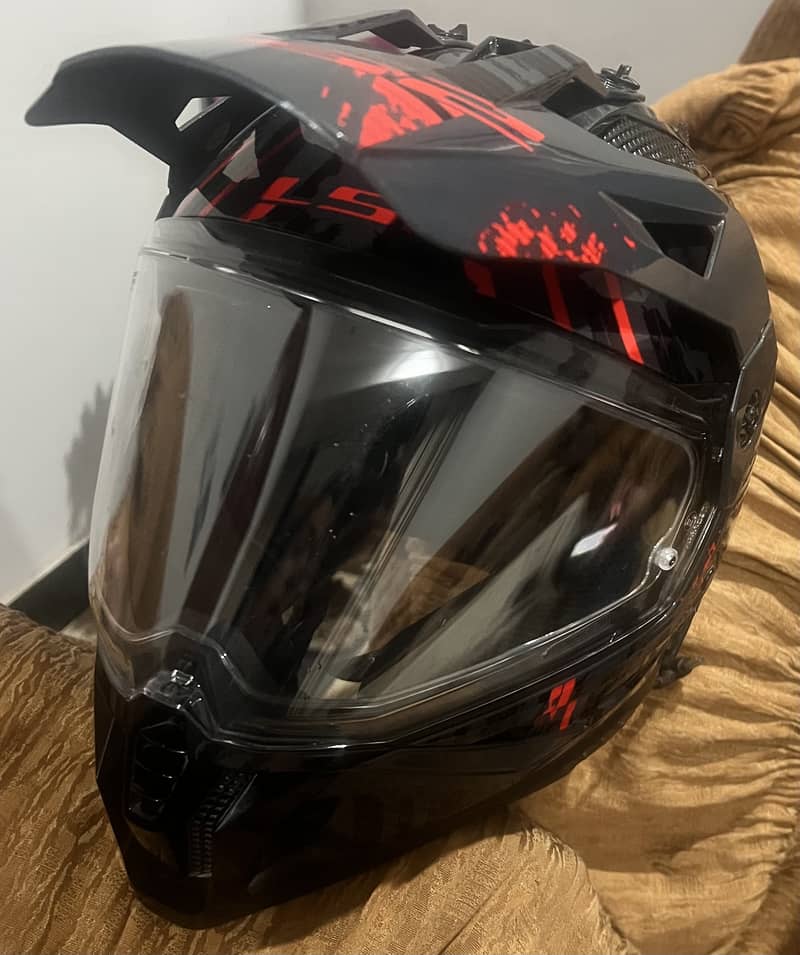 LS2 pioneer 2 HELMET 1