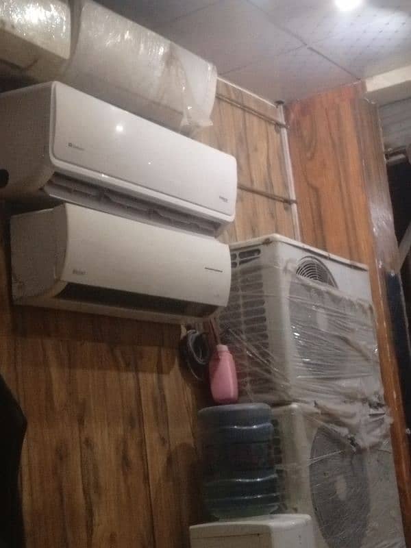 need electrictoin and AC technician 0