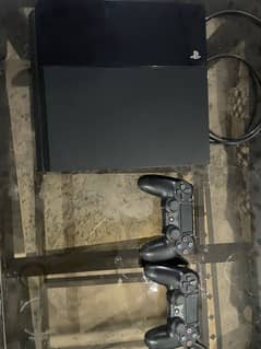 ps4 fat 500gb with two controllers