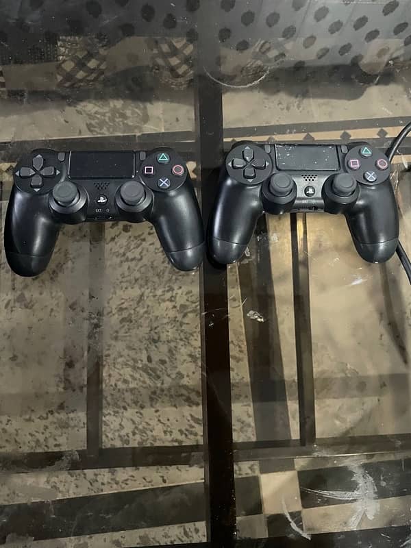 ps4 fat 500gb with two controllers 1