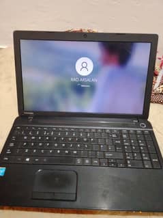 Toshiba 4 GB Ram / 250 GB Hard