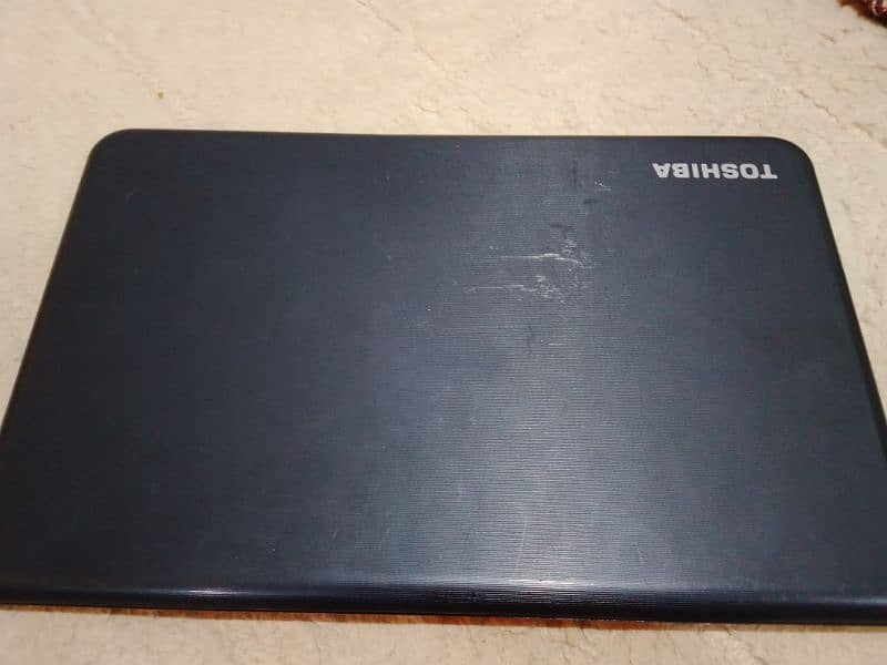 Toshiba 4 GB Ram / 250 GB Hard 5