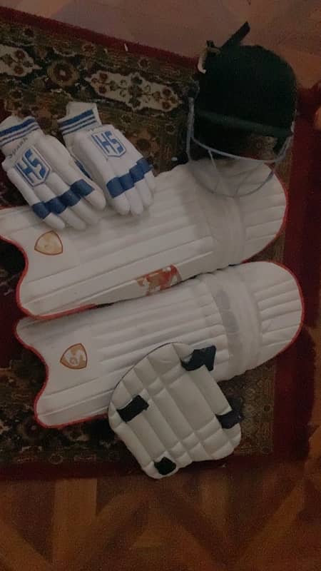 Cricket pads helmet gloves thigh 3