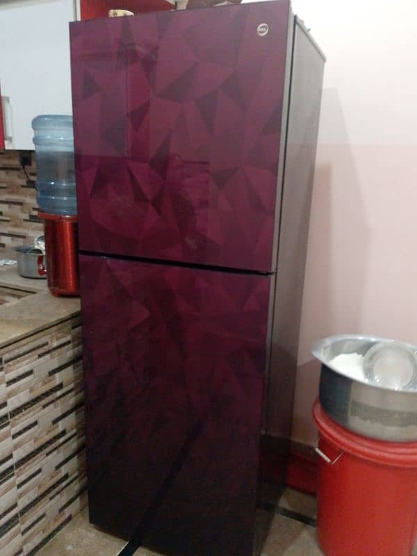 6 month use pel company full size fridge for sale urgent 1