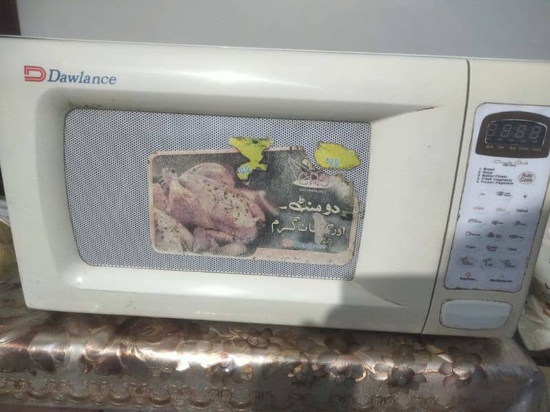 Dawlance microwave oven good condition 2