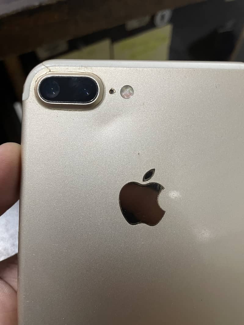 Apple iPhone 7 Plus 1