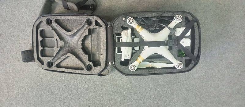 DJI Phantom 3 Professional With Extra Battery and Hardshell Backpack 6