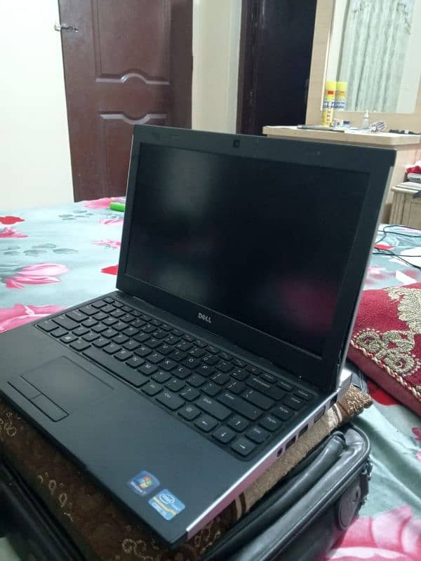 dell latitude 3330 1