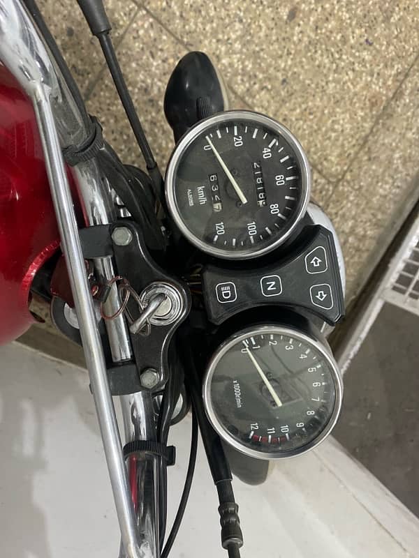 Suzuki GS150 2