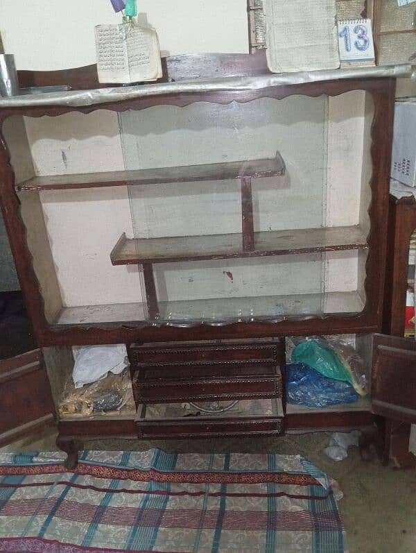 showcase for sale condishion good Lahore jorra pull 03094149808 0