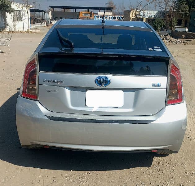 Toyota Prius 2014 3