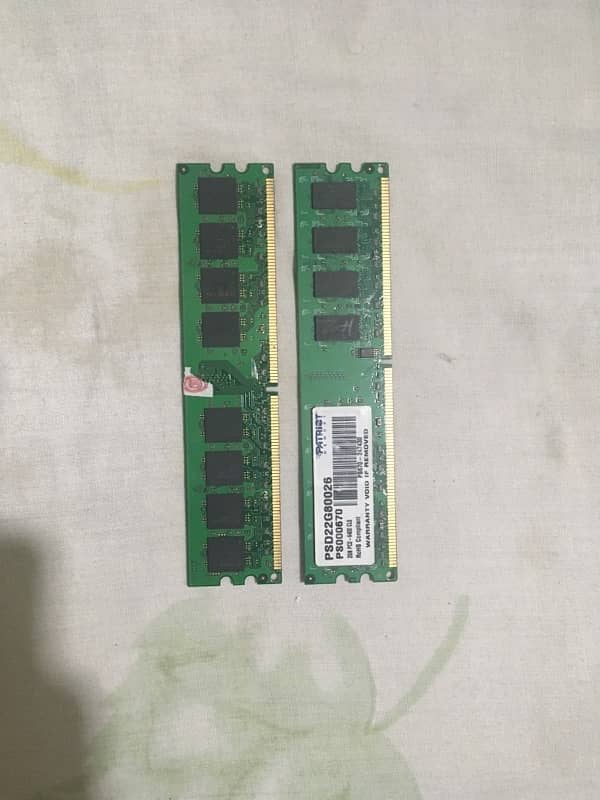 2 GB RAM DDR3 TWO STICKS FOR SALE BRANDED AND FULL NEW FOR CONPUTERS 1