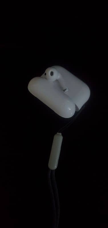 airpods pro by apple 6