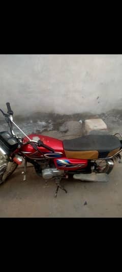 Honda 125 available in Samundri city