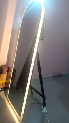 LED light standing mirror