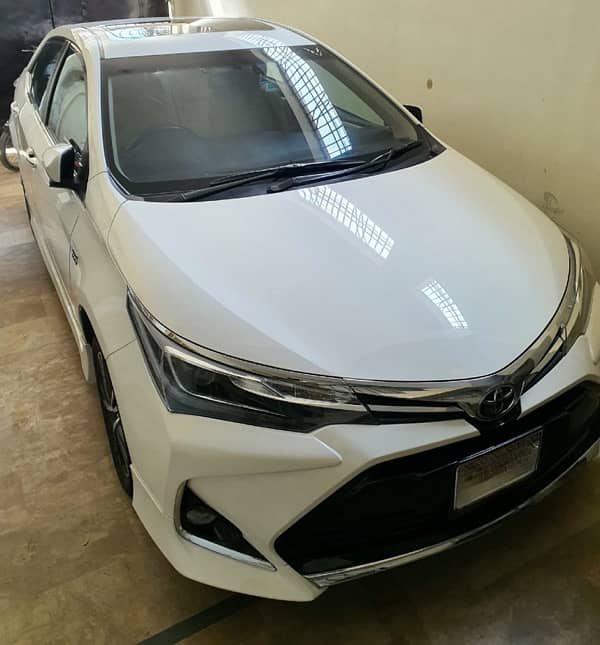 Toyota corolla altis grande 1.8  bumper to bumper original 8