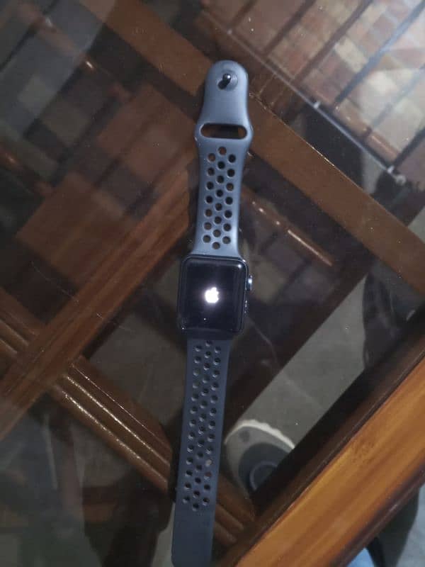 apple series 3 smart watch urgent sale 1