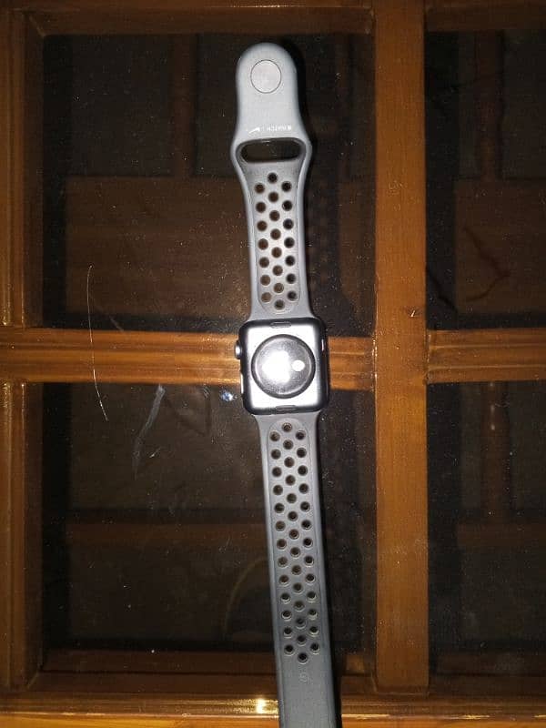 apple series 3 smart watch urgent sale 2