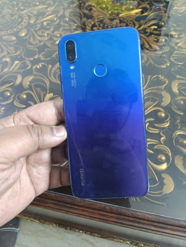 Huawei Nova 3i 3