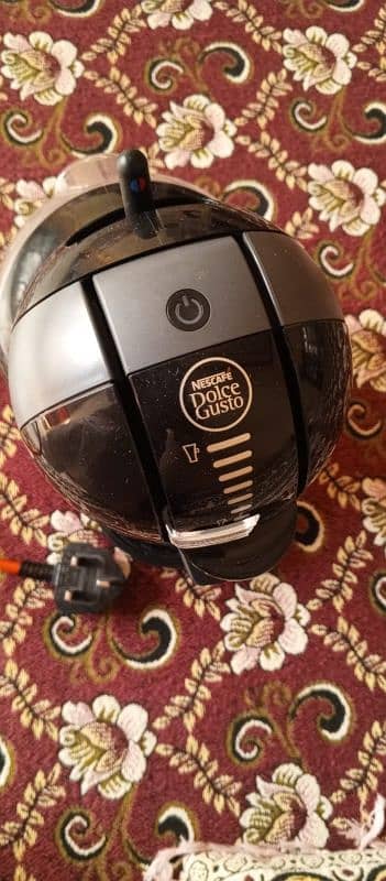 Nescafe Dolce Gusto Mini Me Coffee Capsule Machine 2